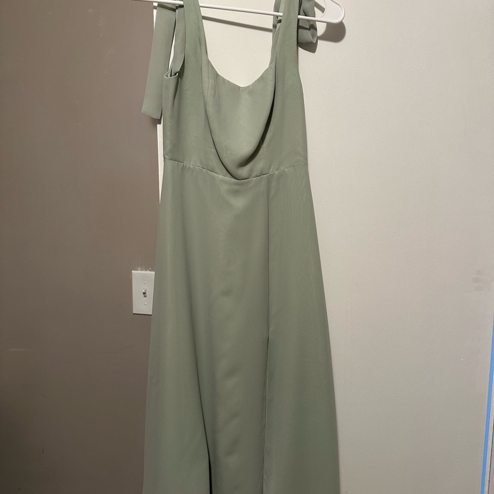 Elegant Sage Green Sleeveless Dress